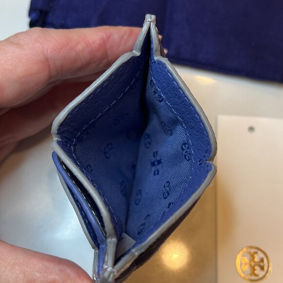 NWOT Tory Burch Scalloped-T Silver Metallic Leather Card Holder - Picture 3 of 9